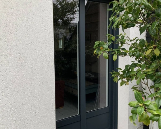 Remplacement porte d'entrée à Saint-André-des-Eaux